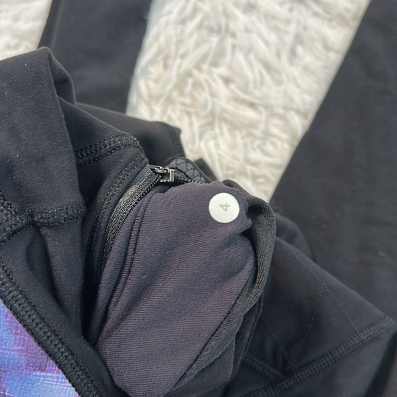 Lululemon Toasty Tech Tight II Black / Blooming Pixie Multi - Picture 4 of 7